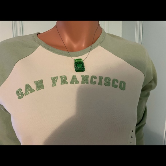 Gap top NWT San Fran logo size large - Picture 1 of 6